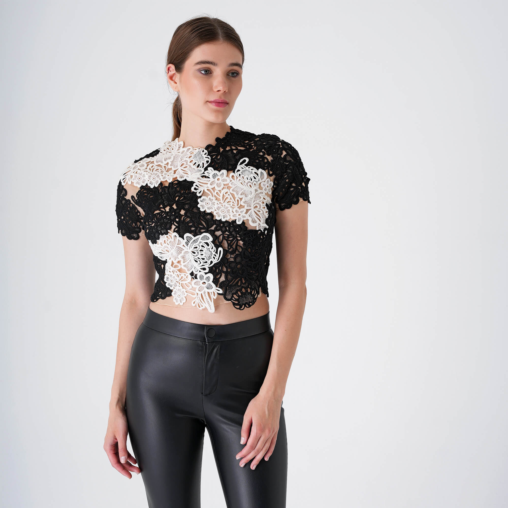 Erdem - White & Black Lace Short Sleeve Blouse